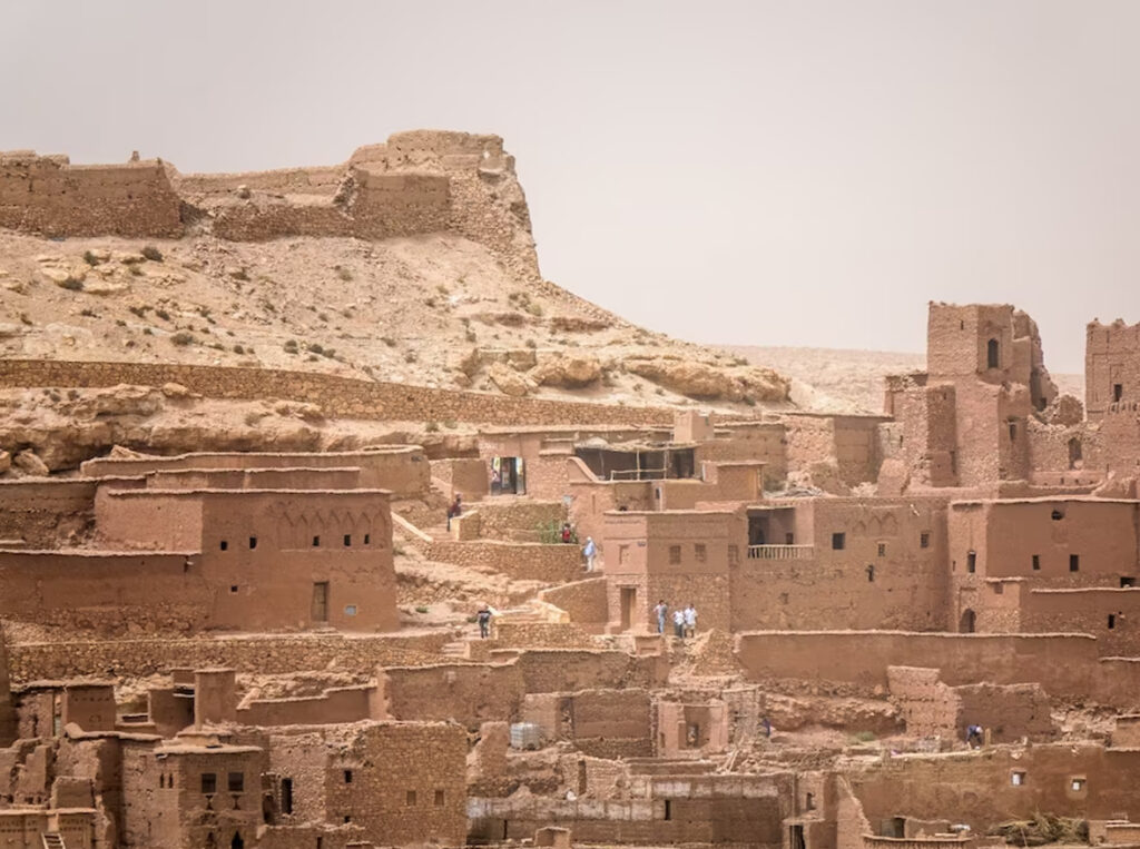 Geçmiş uygarlıkların bentonit ve bentonit kilinde gösterdiği kültür izleri günümüze kadar yansıyor.